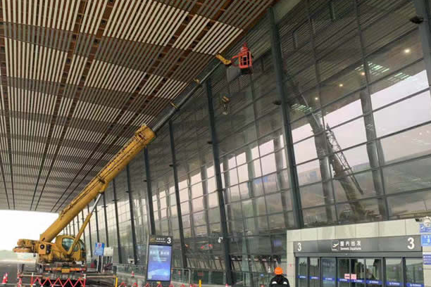 大冶玻璃幕墙维护和保养